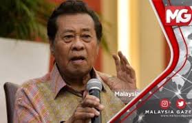Bak kata bekas mb selangor… menteri besar selangor ni masuk pejabat guna pintu, tapi keluar dari pejabat ikut tingkap. beliau digulingkan dari jawatan menteri besar selangor yang dipegangnya selama 12 tahun lalu menerusi undi tidak percaya di dalam dewan undangan negeri selangor pada. Bekas Menteri Besar Selangor Archives Malaysiagazette