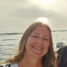 1st year was oken at leamington above Adelaid rd library Then moved to  myton rd until 1961 Jack Hanford was headmaster Enjoyed my time there