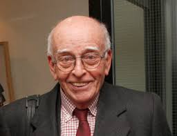 La UCSF recibió la donación de la biblioteca personal del Arq. Corona  Martínez ~ UCSF