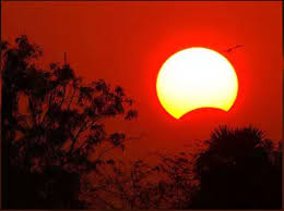 आज वट सावित्री व्रत, सूर्य ग्रहण और शनि जयंती का महासंयोग बन रहा है। क्या संकट काल में लगा ग्रहण हमारी खुशियों पर ग्रहण लगा सकता है। Sun Eclipse On 21 June 2020 Is There A Connection Between Solar Eclipse And Coronavirus Outbreak Sun Eclipse à¤• à¤¯ à¤‡à¤¸ à¤¸ à¤° à¤¯à¤— à¤°à¤¹à¤£ à¤• à¤¬ à¤¦ à¤–à¤¤ à¤® à¤¹ à¤¨ à¤²à¤— à¤— à¤• à¤° à¤¨ à¤µ à¤¯à¤°à¤¸ à¤œ à¤¨ à¤ à¤ª à¤°à¤­ à¤µ Photo