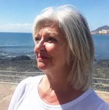 Give your loved ones a surprise with a new elegant style that enhances your personality. 50 Eternally Youthful Short Hairstyles For Women Over 70 Cheeky Locks