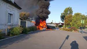 Côté passager, contre la console centrale. Merlimont Une Voiture Prend Feu
