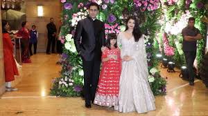 See more ideas about aishwarya rai, bollywood wedding, bollywood. Aishwarya Rai Enters With Her Daughter Aaradhya At Armaan Jain Anisaa Malhotra S Wedding Reception Youtube