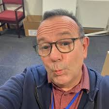 Too early? 😉⚒️😂 #NEWWHU #WHUFC #WestHamUnited #COYI #Cockneygirls  Cass_Pennant #OldSchoolFC (thankfully not doing breakfast #GBNews  @krissakabusi today 🥂😂) @oldschoolfc.official