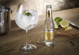 Your meme was successfully uploaded and it is now in moderation. Gin Tonics Blijken Een Prima Medicijn Tegen Hooikoorts Fhm