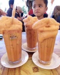 Teh madras, a variant popular in sabah and labuan, is made with frothed milky tea layered on top of hot milk. Teh Tarik Madu K Pop Amino