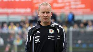 See what henrik pedersen (henrikbspederse) has discovered on pinterest, the world's biggest collection of ideas. Gnadenfrist Nach Sitzungsmarathon Henrik Pedersen Bleibt Trainer Von Eintracht Braunschweig Sportbuzzer De