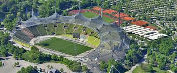 Sowohl am olympiasee als auch zu den spielen im stadion öffnen sich jeweils zwei stunden vor spielbeginn die tore. Olympiastadion Das Ist Munchen Weltberuhmte Location