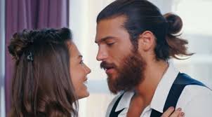 Erkenci Kus Tan Sonra Demet Ozdemir Ve Can Yaman Ayri Dustu Ama Ayni Sinavi Veriyor Es Dlvr It Rv03pz 2020 Unluler Arnavutluk Yunanistan