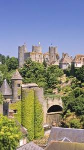 Forteresse De Bourbon L Archambault Le Berceau Allier Auvergne Paysage Auvergne Auvergne Les Regions De France
