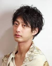 抱かれたい と言わせたい 斎藤工 の色気に学ぶ セクシーなモテ髪型スタイル bangs バングス モテ 髪型 ヘアスタイリング 男性の 髪