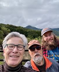 NOT-SO-YOUNG-PARENT WITH NOT-KID-NEMORE-CHILD