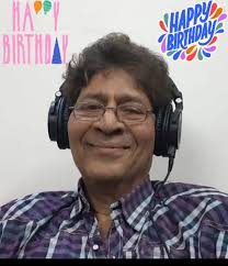 One more supreme melody by Panchamda.. This song has very good use of  Rhythm Guitar which is actually the backbone of this song and well  supported by the Bass Guitar.. The Thumba