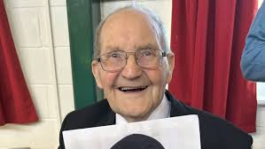 Oldest veteran in Rhondda Cynon Taf celebrates 102nd birthday