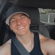 Lauren Peel's Instagram, Twitter & Facebook