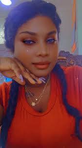 Stephanie Drum's Instagram, Twitter & Facebook