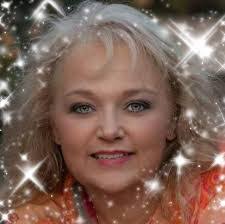 Shanna Stanton's Instagram, Twitter & Facebook