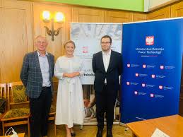 W rządzie rozpoczynała od funkcji doradcy. Olga Semeniuk Olgaewasemeniuk Twitter