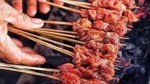 Pedas Manis Dan Gurihnya Seporsi Sate Rembiga Ibu Sinnaseh Khas Lombok