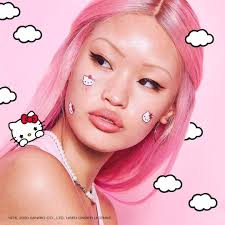 Hello Kitty x Starface is back! 🎀⭐ Stock up