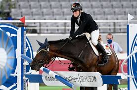 She won the gold medal of the relay event at the 2012 world championships and 2017 world champ. Wlohisfesye2am