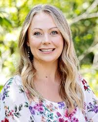 Amanda Shaffer's Instagram, Twitter & Facebook