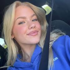 Ivory Barton🩵 (@ivorybartonthegoat)