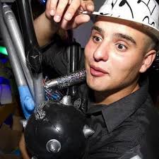 Kevin weise (@TwWey)