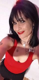 ❤Vivimos en un mundo lleno de prejuicios en donde importa más ser bella que  tener un buen corazón. En donde importa más ser delgada que la actitud.  Acepta a los demás como