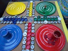 Material didáctico con material reciclable. 7 Juegos De Mesa Con Materiales Reciclados Juegos Con Material Reciclado Juegos De Reciclaje Manualidades