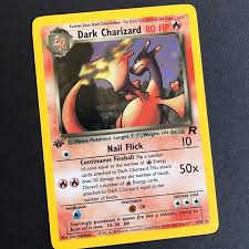 Encore Un Dracaufeu Avec Cette Holo De Team Rocket J Aime Beaucoup Le Cote Sombre De L Illustration Qui Va Bien A Carte Pokemon Pokemon Pokemon Soleil Et Lune