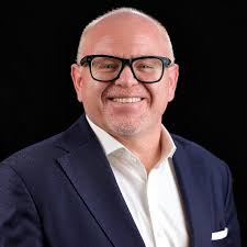 Michael Berends's Instagram, Twitter & Facebook