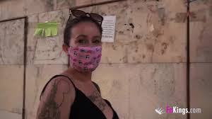 Marido cornudo filma a su esposa golpeando a un tipo