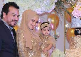 Datuk siti juga berkongsi cerita bahawa suaminya datuk khalid mohd jiwa atau datuk k turut menyukai lagu tersebut ketika pertama kali mendengarnya. Berita Datuk Seri Khalid Mohamad Jiwa Terbaru Hari Ini Grid Id