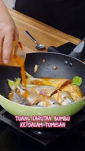 Santan kental•bawang merah•bawang putih•kunyit•bt kemiri•jahe, memarkan•serai, memarkan•lb daun jeruk, sobek. Rudy Dan Sahabat Gulai Bikin Kangen Tanah Kelahiran Resep Gulai Ikan Kembung Facebook