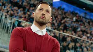 Contiene una tabella contenente tutti gli articoli (determinativi ed inderminativi) della lingua tedesca. Bundesliga News Eier Und Mentalitat Tedesco Gibt S04 Tipps Fur Liga 2