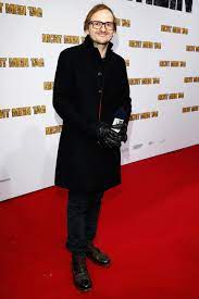 To defy fate, jana seeks every challenge, plunges into every wild and dangerous adventure. Milan Peschel Starportrat News Bilder Gala De