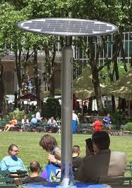 Citycharge Solar Gadget Charging Stations Installed In Nyc Solar Sonnenenergie Solaranlage