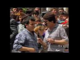 Ünlü programcı güner ümit, 1990'lı yıllarda sunduğu turnike adlı yapımla izlenme rekorları kırıyordu. Konak Meydani Nda Tv Yarismasi Yil 1986 Sunucu Guner Umit Youtube