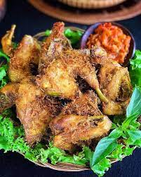 Menu masakan opor ayam kuah kuning ini merupakan resep masakan sederhana yang enak dan dapat dikonsumsi oleh anak anak maupun orang dewasa. Resep Ayam Goreng Lengkuas Khas Sunda Yang Enak Gurih Dan Empuk