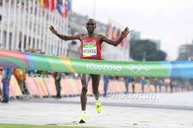 Je bent dan op de spelen niet meer op je best. Olympia Aktuell Rio 2016 Xi Eliud Kipchoge Kront Karriere Mit Marathon Sieg Philipp Pflieger Und Julian Flugel Schlugen Sich In Rio Achtbar