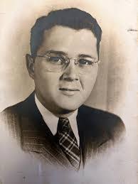 Vincent Schrader's Instagram, Twitter & Facebook