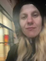 Baskin Robbins] FINALLYY!! We're all able to travel back to our hometowns  with our families 🤗 Why not add some fun and sweetness to your journey by  stopping at our BR Stores