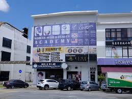 A hair salon is a place where one goes to get their hair done so that it can look beautiful and attractive. Category Beauty Salons Wikimedia Commons