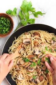 Spaghetti aglio, olio e prezzemolo. Mushroom Spaghetti Aglio Olio Gluten Free Vegan Dish By Dish