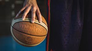 Il basket 3x3 si gioca su una metà campo con un solo canestro. Come Vedere Il Basket Alle Olimpiadi In Tv Giorni E Orari