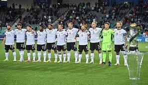 انتهت مباراة ألمانيا وفرنسا اليوم الثلاثاء بفوز منتخب فرنسا بهدف للاشئ في المواجهة التى اقيمت على ملعب أليانز أرينا لحساب منافسات الجولة الاولي من يورو 2020. Ø¨Ø´Ø±Ù‰ Ù„Ù„ÙƒØ¨Ø§Ø± Ù…Ù†ØªØ®Ø¨ Ø£Ù„Ù…Ø§Ù†ÙŠØ§ ÙŠØ­Ø³Ù… ÙŠÙˆØ±Ùˆ Ø§Ù„Ø´Ø¨Ø§Ø¨ ÙˆÙŠÙ‚ØªØ±Ø¨ Ù…Ù† Ø¹Ø±Ø´ Ø¥Ø³Ø¨Ø§Ù†ÙŠØ§