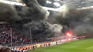 Born in munich, bavaria, lell started his training with fc alemannia münchen, he earned a place in bayern's youth section in 1993, and played there for eight years. 1 Fc Koln Gegen Bayern Munchen Rauchbomben Pyro Youtube