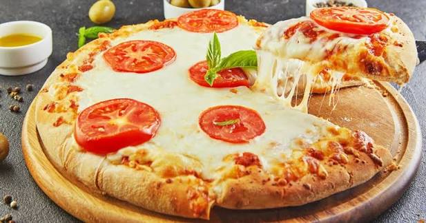 Pizza Mussarela