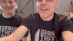 Special guest Charlene Porter performing Landslide with Paul Giannelli !